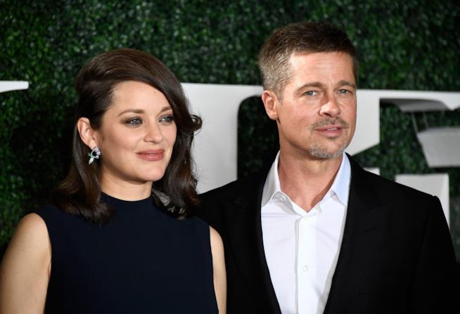 Marion Cotillard descrive il suo rapporto con Brad Pitt Primo piano di Brad Pitt e Marion Cotillard