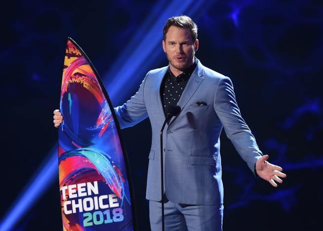 Chris Pratt ha iniziato una nuova dieta basata sulla Bibbia Chris Pratt sul palco dei Teen Choice Awards