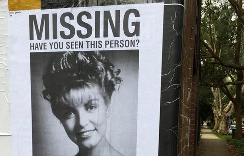 Twin Peaks: il cartellone pubblicitario che ha sconvolto l'Australia Twin Peaks: la campagna pubblicitaria che ha sconvolto l'Australia