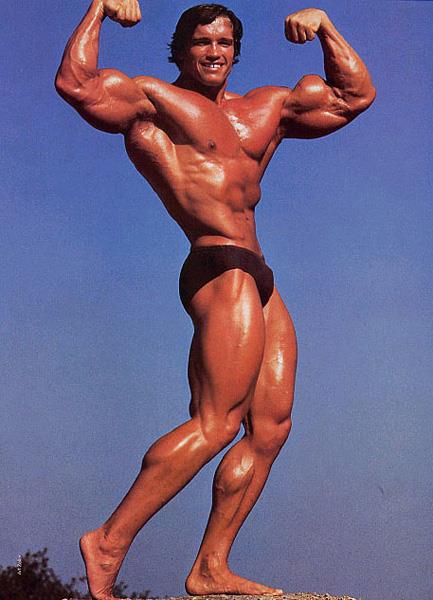 Arnold Schwarzenegger a Mr Olympia Arnold Schwarzenegger mostra i muscoli a Mr Olympia 1975