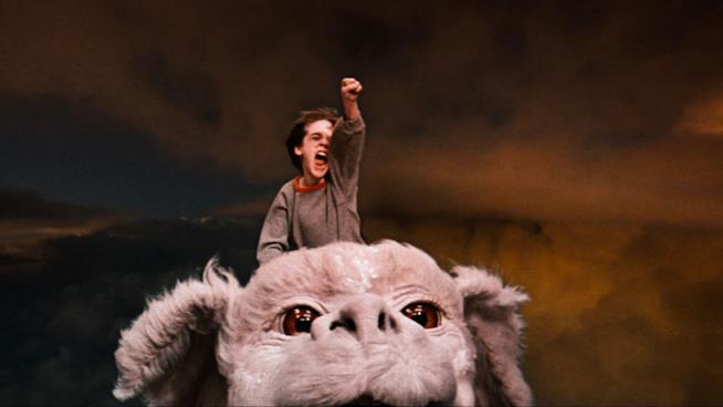 I 10 draghi più amati del grande schermo Bastian e Falkor in una scena di La Storia Infinita