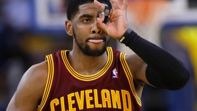 Kyrie Irving sarà l'atleta sulla copertina di NBA 2K18 Un primo piano di Kyrie Irving in campo