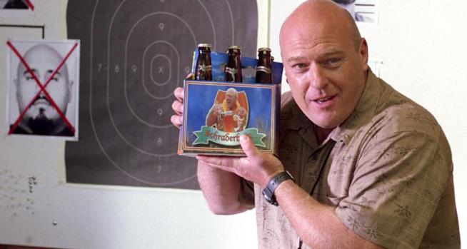 La birra Schraderbräu diventa realtà e arriva sul mercato Hank Schrader in una scena di Breaking Bad
