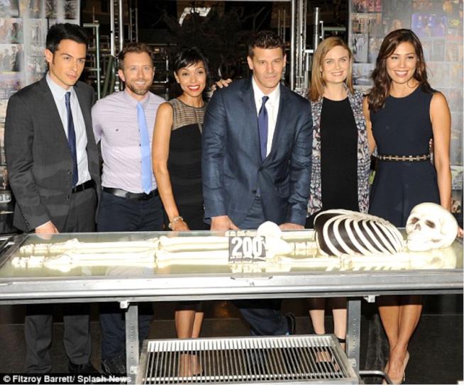 200 di questi episodi, Bones!