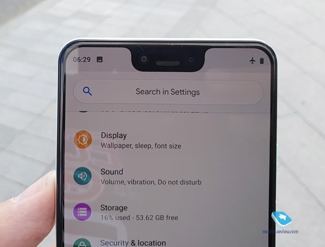 Un particolare della parte superiore del Pixel 3 XL Pixel 3 XL, il nuovo smartphone di Google