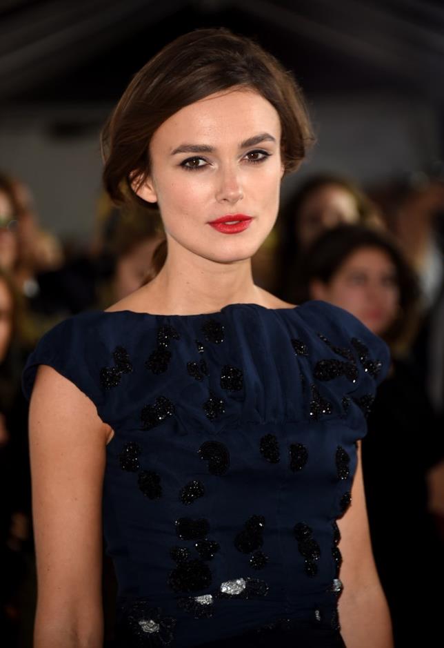 John Carney attacca Keira Knightley Keira Knightley? Secondo il regista di Tutto Può Cambiare non sa recitare