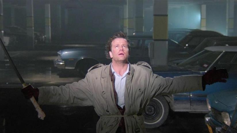 Il protagonista Connor MacLeod in una scena di Highlander - L'ultimo immortale Christopher Lambert in una scena di Highlander - L'ultimo immortale