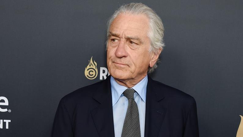 Una ex dipendente ha fatto causa a Robert De Niro per 12 milioni di dollari Robert De Niro a un evento pubblico