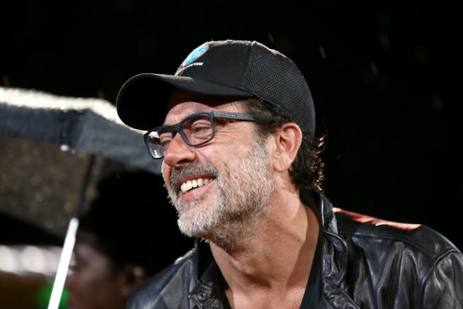 il figlio di Jeffre Dean Morgan gioca a essere Negan Il sorridente Jeffrey Dean Morgan