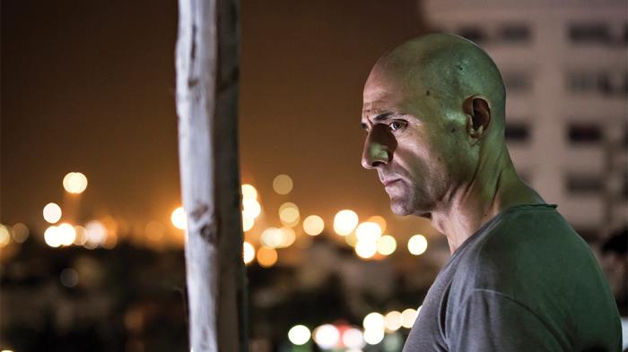 Mark Strong - Deep State Mark Strong in una scena di Deep State