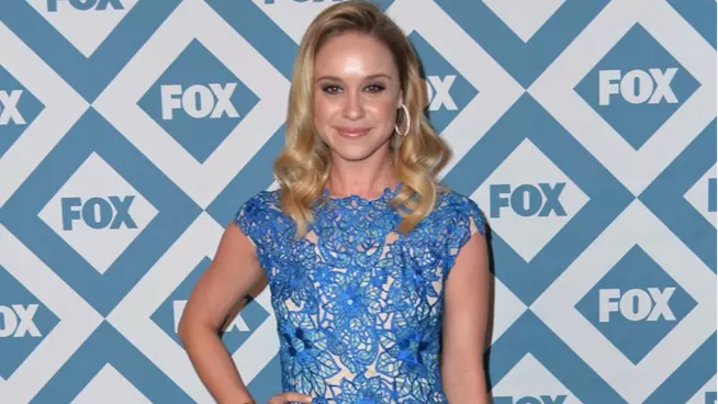 Becca Tobin si è sposata e al matrimonio ha partecipato (quasi) tutto il cast di Glee Becca Tobin in occasione di una evento ufficiale per Glee