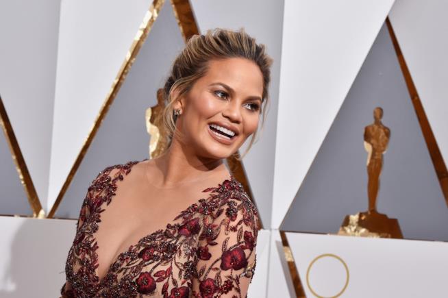 Chrissy Teigen non ha più un account Twitter pubblico Primo piano di Chrissy Teigen