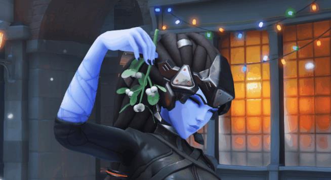 Biscotterwatch: il nuovo cortometraggio natalizio di Overwatch Una GIF natalizia di Widowmaker