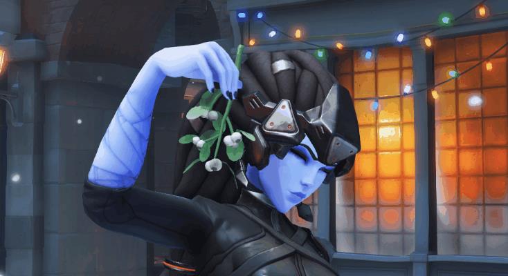 Biscotterwatch: il nuovo cortometraggio natalizio di Overwatch Una GIF natalizia di Widowmaker