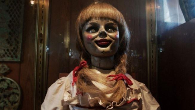 È online la sinossi ufficiale di Annabelle 3 La terrificante bambola Annabelle