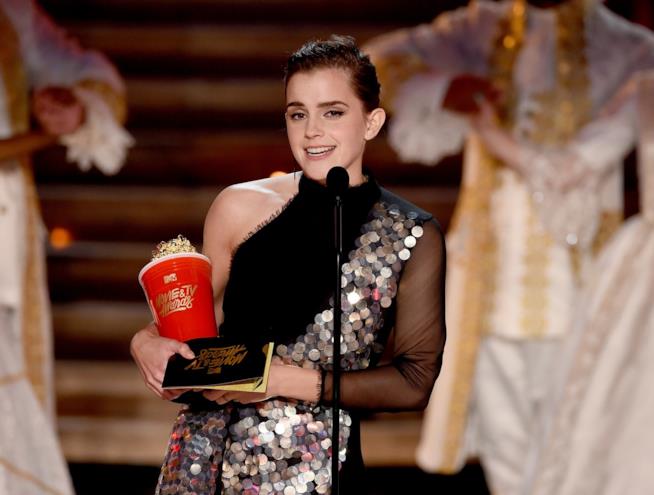 Emma Watson premiata come migliore attrice agli MTV Movie Awards 2017 Emma Watson agli MTV Movie Awards 2017