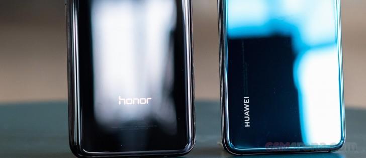 Honor lancerà il primo smartphone 5G il prossimo anno Un dettaglio di uno smartphone Honor
