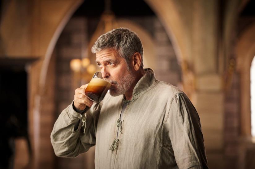 George Clooney risponde alle polemiche su Nespresso George Clooney in uno spot Nespresso
