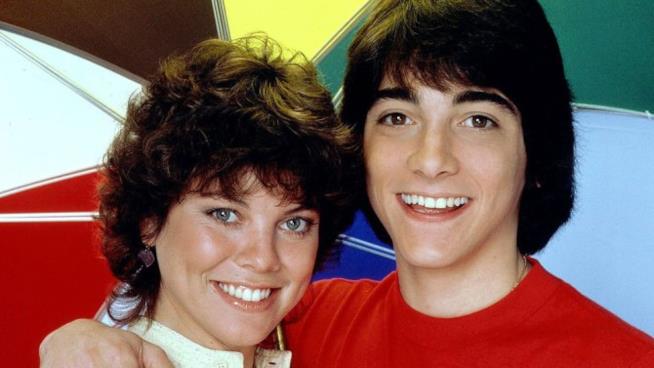 Erin Moran: l'autopsia parla di cancro, ma per Scott Baio c'entrano alcool e droga Erin Moran e Scott Baio ai tempi di Happy Days