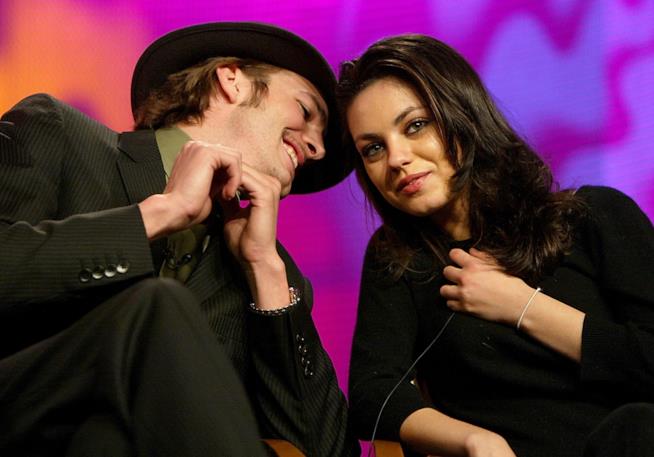 Mila Kunis è incinta per la seconda volta di Ashton Kutcher Primo piano di Mila Kunis e Ashton Kutcher