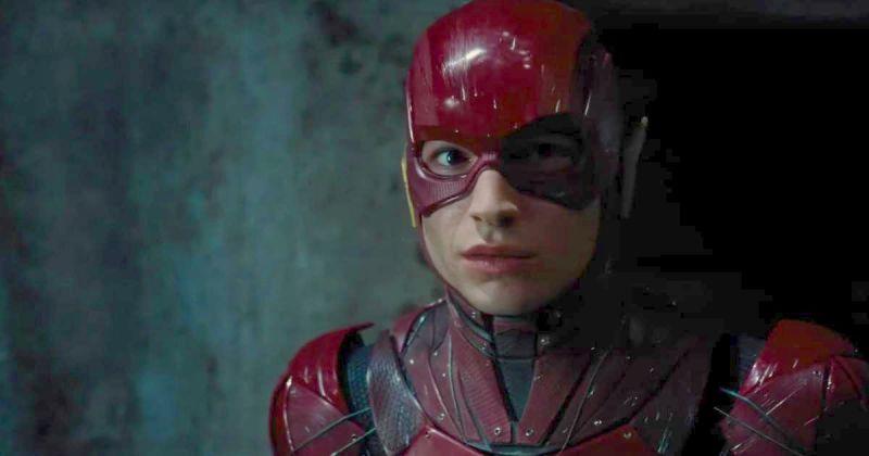 Sono emersi nuovi dettagli sul prossimo film standalone dedicato a Flash Primo piano di Ezra Miller nel costume di Flash