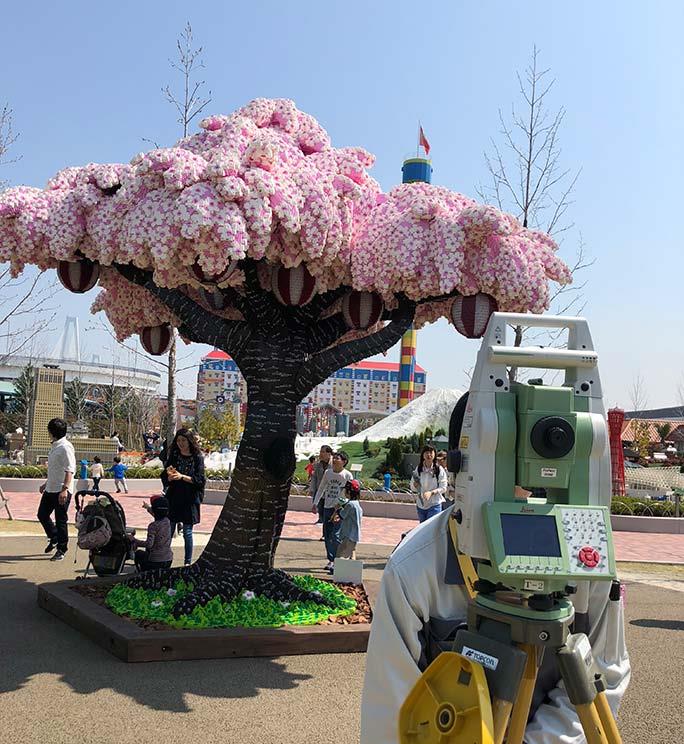 L'albero di ciliegio di LEGO LEGOLAND di Nagoya: un alberto di ciliegio costruito con oltre 800mila mattoncini