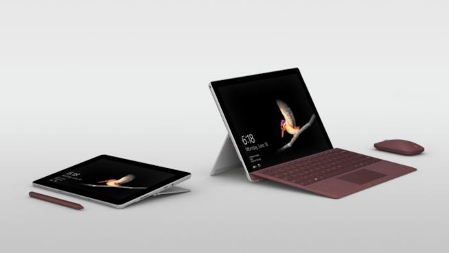 Il tablet pc low cost di Microsoft, il Surface Go Surface Go con mouse e Type Cover
