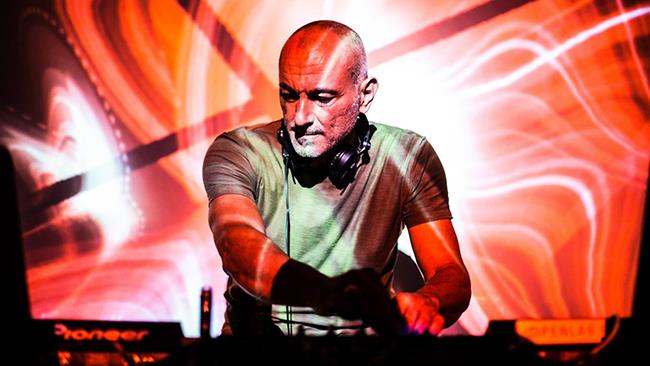 Robert Miles si è spento a Ibiza all'età di 47 anni Robert Miles alla consolle in uno scatto di Salim Lamrani