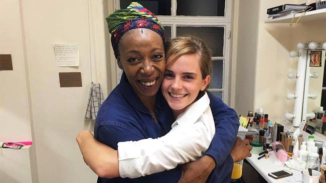 Emma Watson incontra Noma Dumezweni, l'Hermione di Harry Potter and the Cursed Child Emma Watson abbraccia Noma Dumezweni
