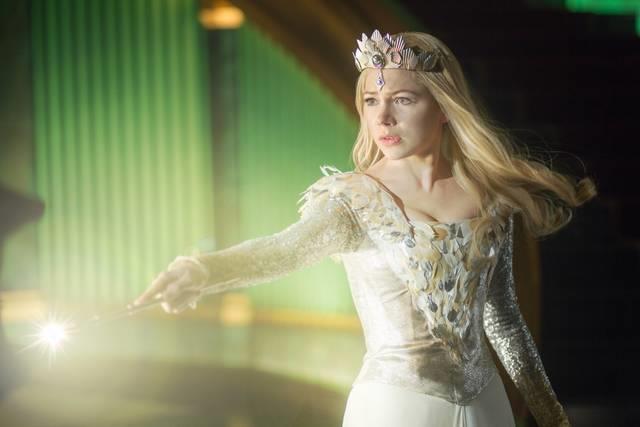 Michelle Williams è Glenda in Il Grande e Potente Oz Michelle Williams in una scena di Il Grande e potente Oz