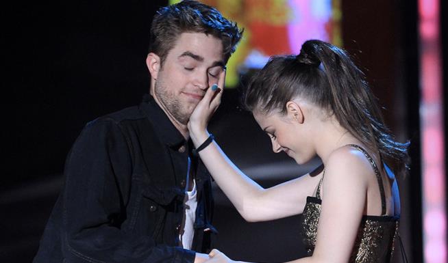 Kristen Stewart sulla sua sessualità e il rapporto con Robert Pattinson Kristen Stewart e Robert Pattinson