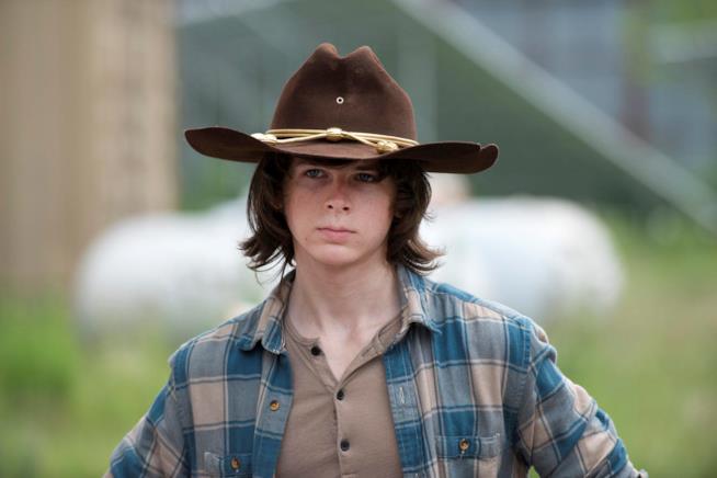 L'attore interprete di Carl, Chandler Riggs, sul set di The Walking Dead The Walking Dead: l'attore Chandler Riggs