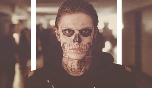 Evan Peters in American Horror Story: Murder House Evan Peters nella prima stagione di American Horror Story