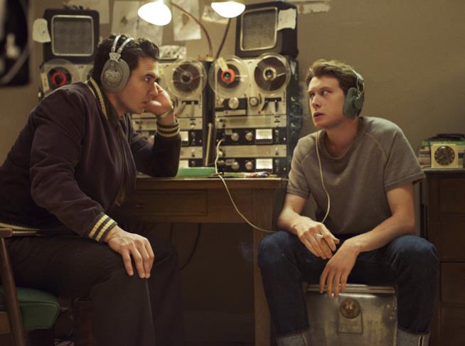 Commento dell'episodio 1x03 di 22.11.63 James Franco e George MacKay sul set di 22.11.63