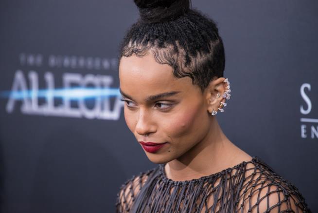 L'attrice Zoë Kravitz parla di Animali Fantastici Zoë Kravitz a un evento di gala