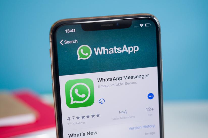 Adesso è ufficiale, nel 2020 su le pubblicità anche su WhatsApp WhatsApp su App Store, in esecuzione su iPhone X