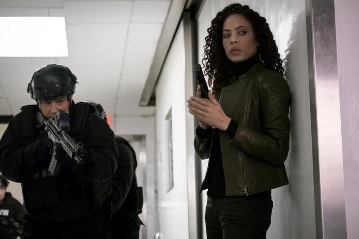 The Blacklist: Redemption - Nez Nez armata in The Blacklist: Redemption