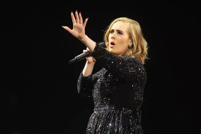 La carta di credito di Adele respinta durante lo shopping Primo piano di Adele