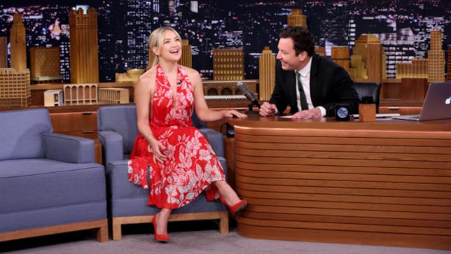 Kate Hudson e Jimmy Fallon Kate Hudson e Jimmy Fallon al The Tonight Show