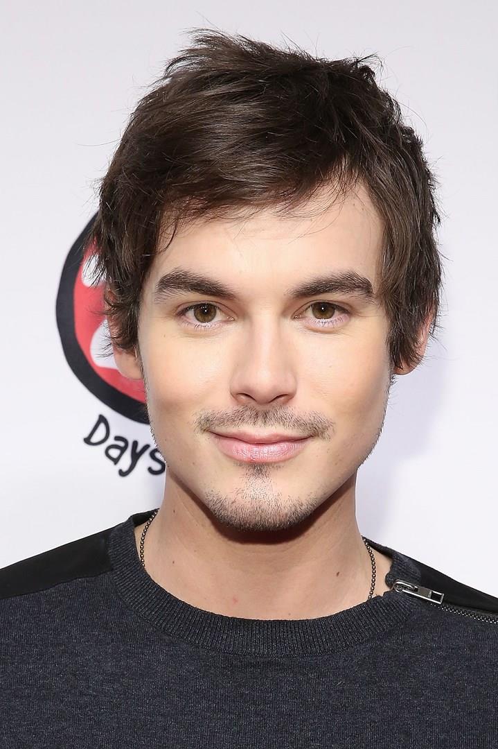 Tyler Blackburn sarà il nuovo Alex nel reboot di Roswell Tyler Blackburn interpreterà Alex nel reboot di Roswell