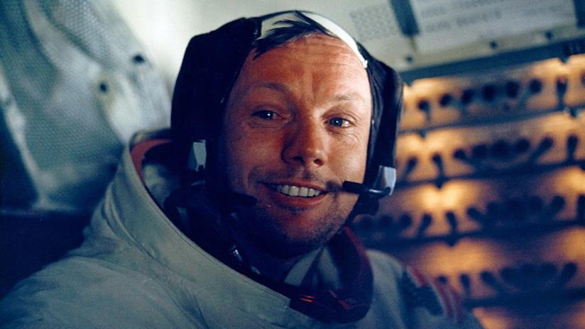 La morte di Neil Armstrong diventa un giallo: l'ospedale e la famiglia hanno siglato un accordo segreto milionario Neil Armstrong nello spazio