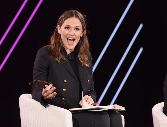 Jennifer Garner si traveste per il compleanno del figlio, che è imbarazzatissimo! Jennifer Garner