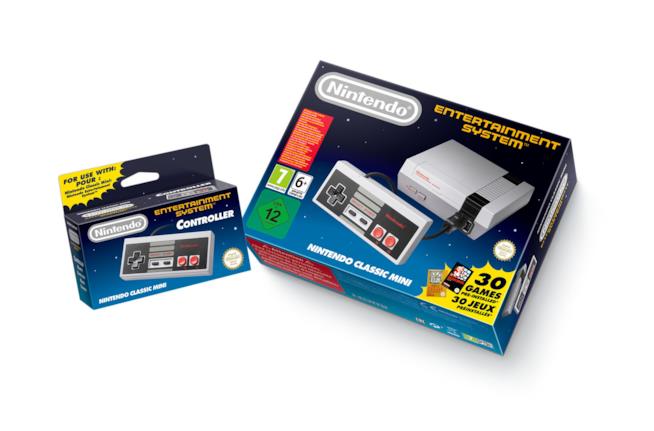 Nintendo Classic Mini, il NES torna in una versione in miniatura La confezione del Nintendo Classic Mini: NES