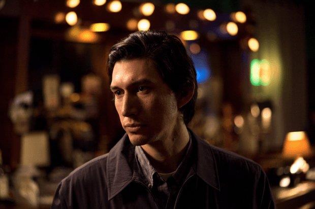 Paterson, la recensione: Adam Driver diventa autista e poeta d'America Adam Driver è Paterson