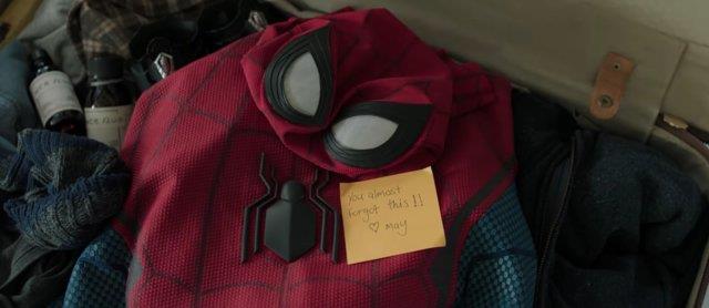 Zia May supporta l'attività di suo nipote Peter Parker come Spider-Man Screen del trailer di Spider-Man: Far From Home