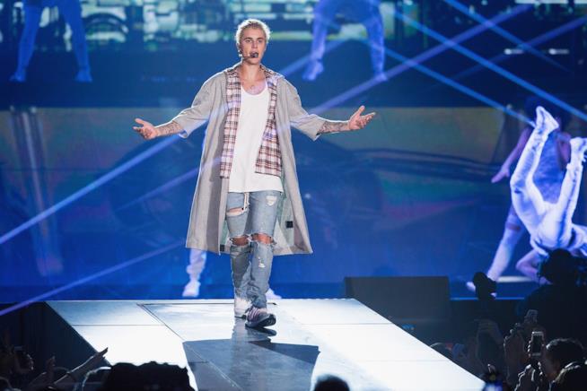 Justin Bieber lascia il palco per le urla del pubblico Justin Bieber in concerto