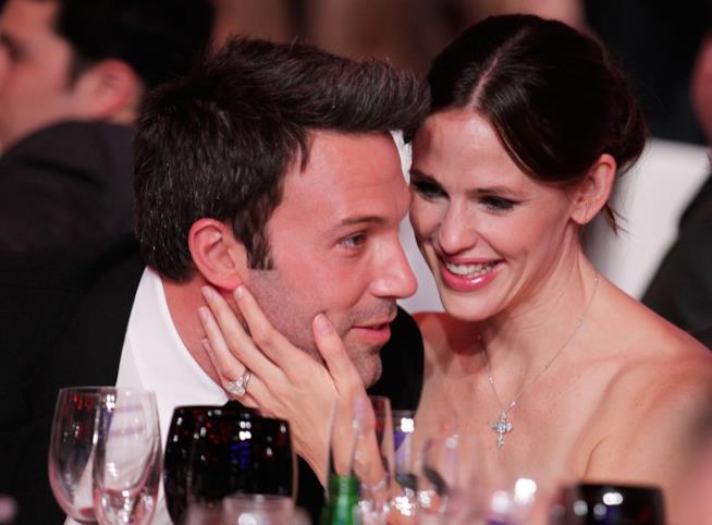 Ben Affleck rivuole con sè Jennifer Garner Primo piano di Ben Affleck e Jennifer Garner