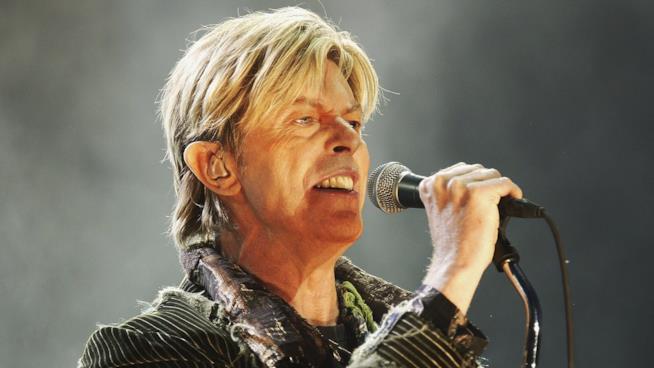 La stella di David Bowie ha brillato fino all'ultimo: scoperta una canzone inedita del Duca Bianco David Bowie in concerto