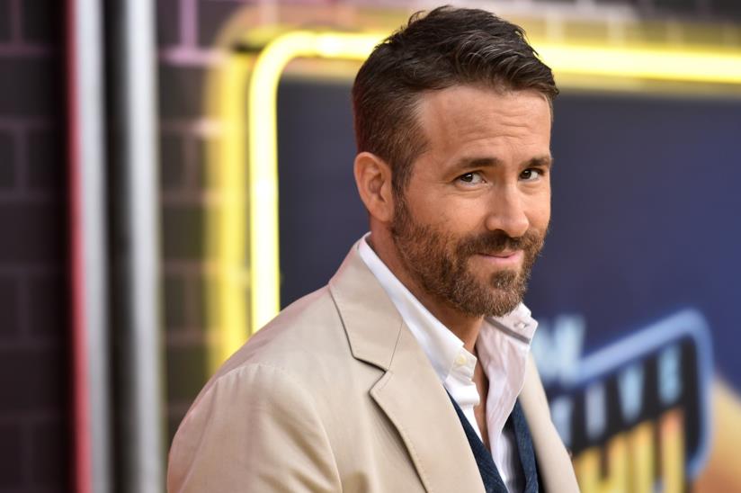 Ryan Reynolds partecipa alla AGBO Superheroes Fantasy Football League Ryan Reynolds sul red carpet