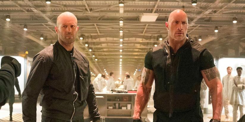 Hobbs And Shaw: The Rock su cosa aspettarsi dal villain dello spin-off di Fast and Furious Un primo piano di Dwayne Johnson e Jason Statham in Hobbs and Shaw